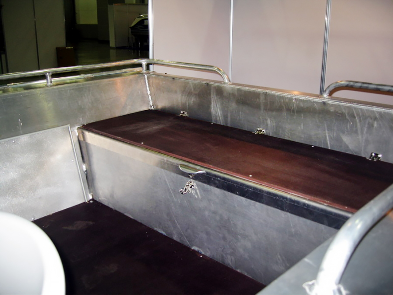 Купить Моторная лодка WR 470 AN (стандарт) с тентом по выгодной цене ...