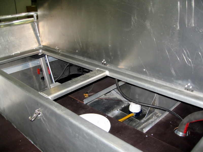 Купить Моторная лодка WR 470 AN (стандарт) с тентом по выгодной цене ...